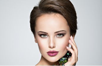 漳州補(bǔ)牙價格是多少？不同因素決定費(fèi)用！