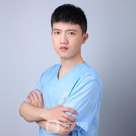 烤瓷牙哪個(gè)醫(yī)生好？做烤瓷牙排名前十的醫(yī)生有哪些？