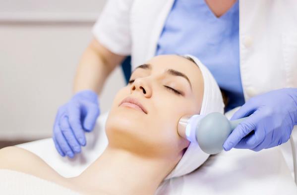 做彩光嫩膚效果好嗎？做完彩光嫩膚多久出效果？