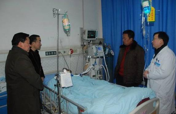 安陽(yáng)市第五人民醫(yī)院燒傷整形美容科_醫(yī)生查房