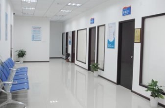 安慶亞星醫(yī)療美容門診部_走廊一角