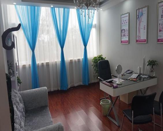 安陽(yáng)聚會(huì)醫(yī)療美容診所_問(wèn)診室