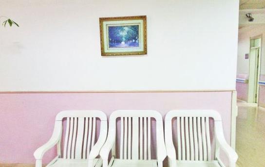 鞍山市婦兒醫(yī)院口腔科_休息區(qū)