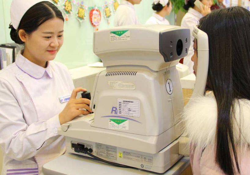 巴中眼科醫(yī)院_機(jī)器設(shè)備