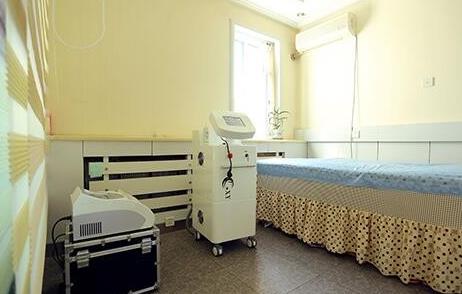 白城春俏美容整形醫(yī)院_激光室