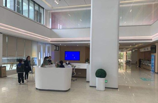 蚌埠愛(ài)爾和平眼科醫(yī)院_導(dǎo)診臺(tái)