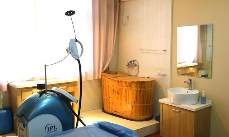 包頭麗人婦產(chǎn)醫(yī)院醫(yī)學(xué)美容科_治療室