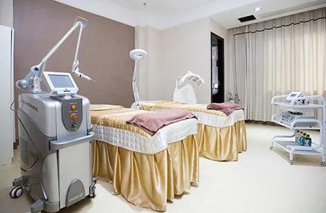 北京東南醫(yī)療美容醫(yī)院_美容室