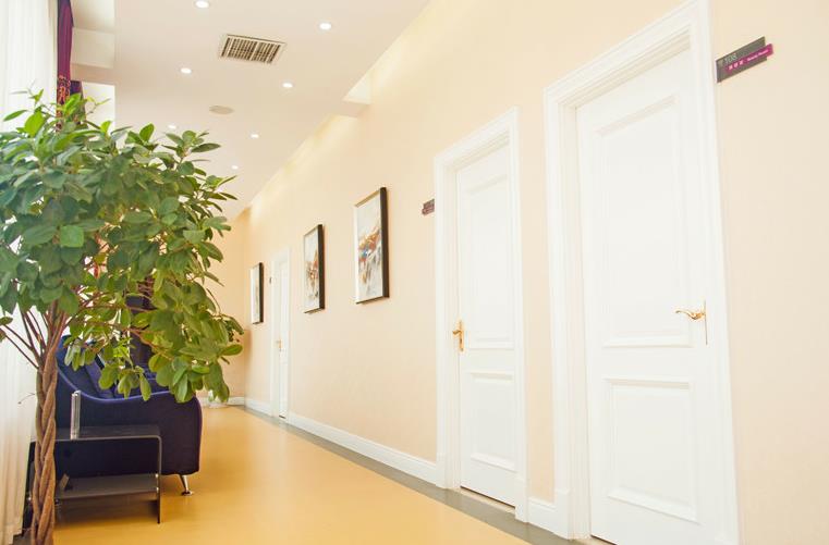 北京京美醫(yī)療美容門診部_醫(yī)院走廊