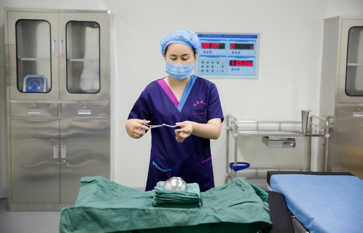 北京麗星翼美醫(yī)療美容診所_手術(shù)室2