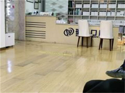 北京瑞冠口腔門(mén)診部_導(dǎo)診臺(tái)