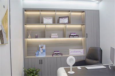 北京潤美玉之光醫(yī)療美容門診部_辦公室