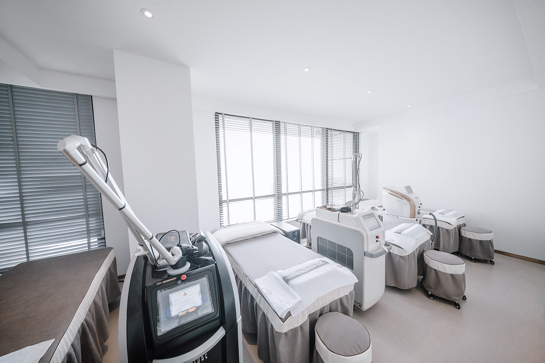 北京馨月醫(yī)療美容門診部_激光室