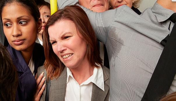 深圳祛眼袋手術(shù)2023價(jià)目表明細(xì)參考(2023深圳祛眼袋手術(shù)參考價(jià)為：6897元)