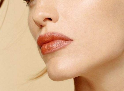 太原眼睛細(xì)紋脂肪填充費(fèi)用清單(太原善美醫(yī)療美容門診部眼睛細(xì)紋脂肪填充參考價(jià)：6958元)