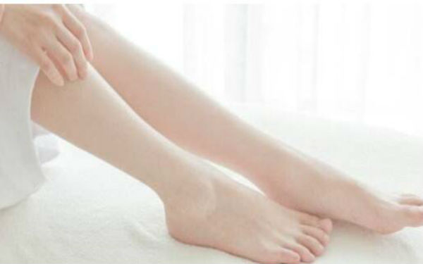 廈門痘疤豆坑痘印治療價(jià)目表明細(xì)對(duì)比(廈門暢美醫(yī)療美容醫(yī)院痘疤豆坑痘印參考價(jià)：6490元)