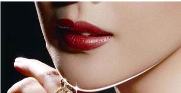 汕頭韓式動感豐胸手術2023價目表手術收費標準展示(汕頭禾美醫(yī)療美容整形醫(yī)院韓式動感豐胸手術參考價：6457元)