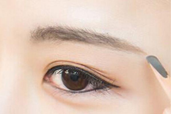 大慶埋線提升口周紋的手術(shù)費用標(biāo)準(zhǔn)公開(大慶瑞麗醫(yī)療美容醫(yī)院埋線提升口周紋參考價：5393元)