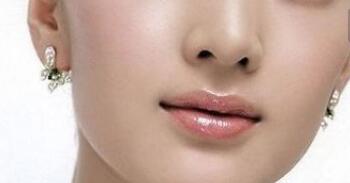 汕頭臉部小拉皮手術費用2023新版出爐(汕頭大學醫(yī)學院前列附屬醫(yī)院整形美容外科臉部小拉皮手術參考價：6128元)