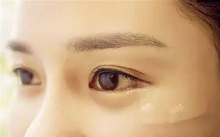 陜西三甲割眼袋價(jià)格到底需要多少呢(陜西第一醫(yī)院整形科三甲割眼袋參考價(jià)：6722元)