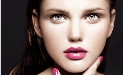 北京額頭紋線雕提升報價一次多少錢(北京臻瑞匯整形美容醫(yī)院額頭紋線雕提升參考價：6463元)