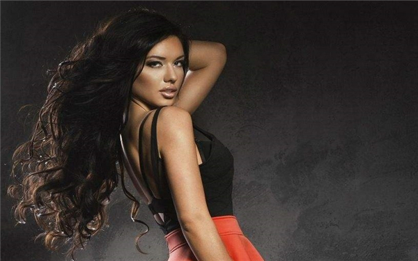 蘭州手術(shù)去除口周紋價格表可查看(蘭州潤顏醫(yī)學(xué)美容醫(yī)院手術(shù)去除口周紋參考價：4354元)