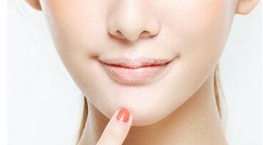 青島小切口頸部除皺手術(shù)大致需要好多錢(青島華青醫(yī)院小切口頸部除皺手術(shù)參考價：4642元)