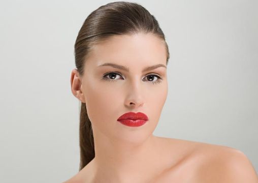 告別油頭煩惱：選對洗發(fā)水，清爽蓬松每一天