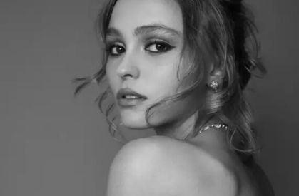 南京塑美顏醫(yī)學(xué)美容診所：全面剖析其資質(zhì)、服務(wù)與費用