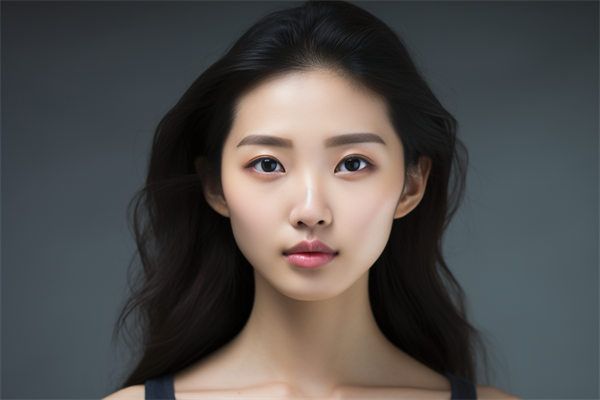 6月30日，沈陽名流呈現(xiàn)奧地利公主玻尿酸煥新容顏，袁繼龍親臨見證奇跡