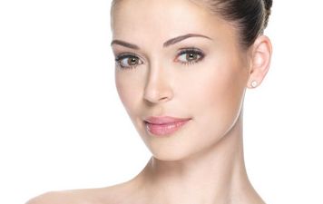 成都眼部整形：修復(fù)割雙眼皮不自然手術(shù)的原則詳解