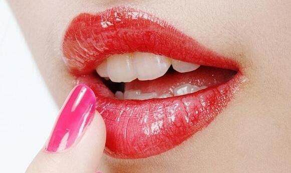 成都隆鼻名醫(yī)排行榜Top5：黃開亮、鄧東偉風(fēng)格解析