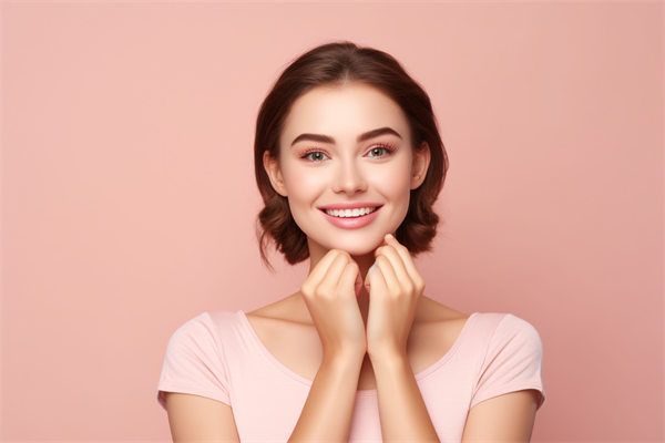 深圳希思整形醫(yī)院隆胸效果及專家團(tuán)隊(duì)、費(fèi)用一覽