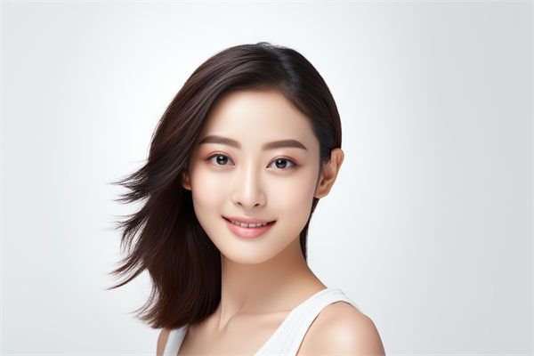 揭秘上海新華醫(yī)院去眼袋手術(shù)詳解：流程、價(jià)格、專家介紹