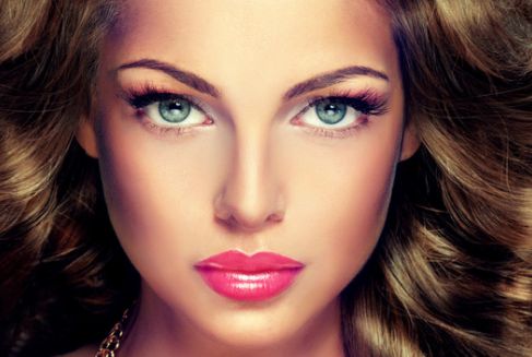 彩光嫩膚，有效改善肌膚質(zhì)地，臉部煥發(fā)青春光彩