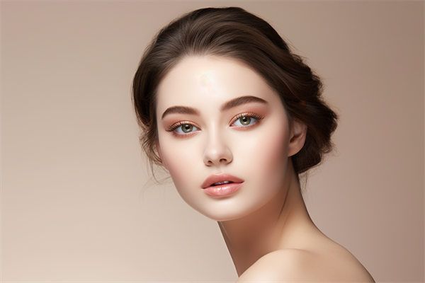 北京大學(xué)人民醫(yī)院植發(fā)科特色項(xiàng)目及價(jià)格解析2024