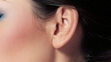 北京八大處眼袋手術(shù)價格：單眼袋約1.5萬，眼袋淚溝一起約3萬