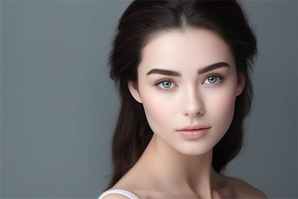 青島玻尿酸豐唇哪家更好？人氣醫(yī)生大推薦