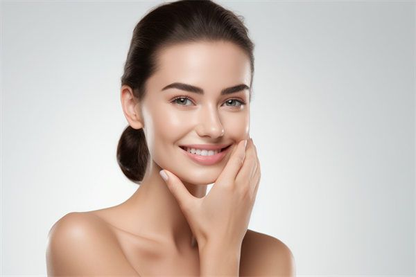 七分熱議，三分體驗：深入剖析鄭州華領(lǐng)屈琳麗冰點脫毛