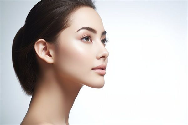 南京隆胸醫(yī)院哪家好？口碑技術(shù)分析，助你選擇理想醫(yī)院！